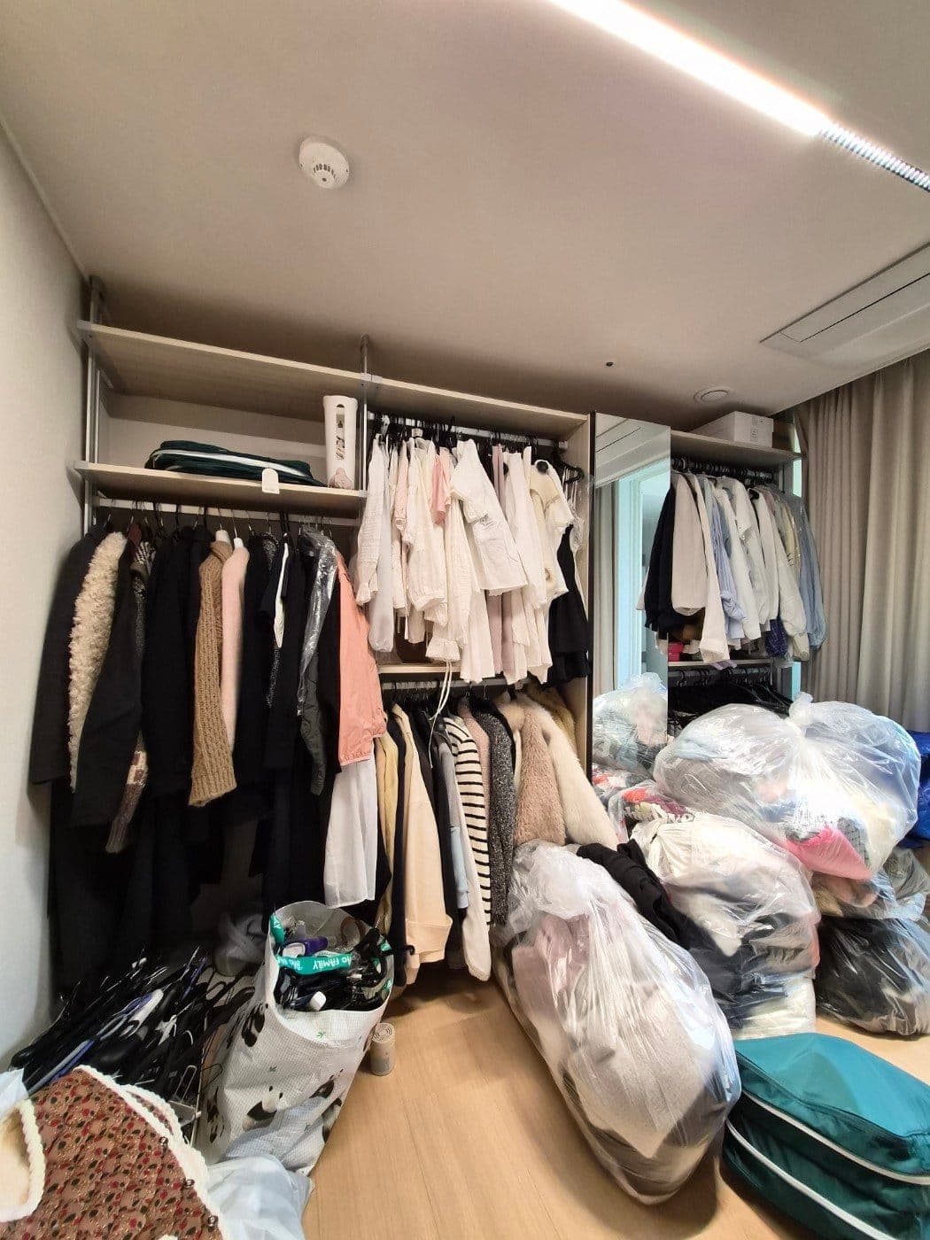 정리 전 안방 드레스룸